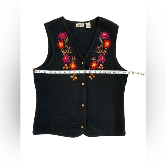 90s Vintage 100% Wool Black Embroidered Floral V Neck Vest Women's Cottagecore M - Picture 8 of 8